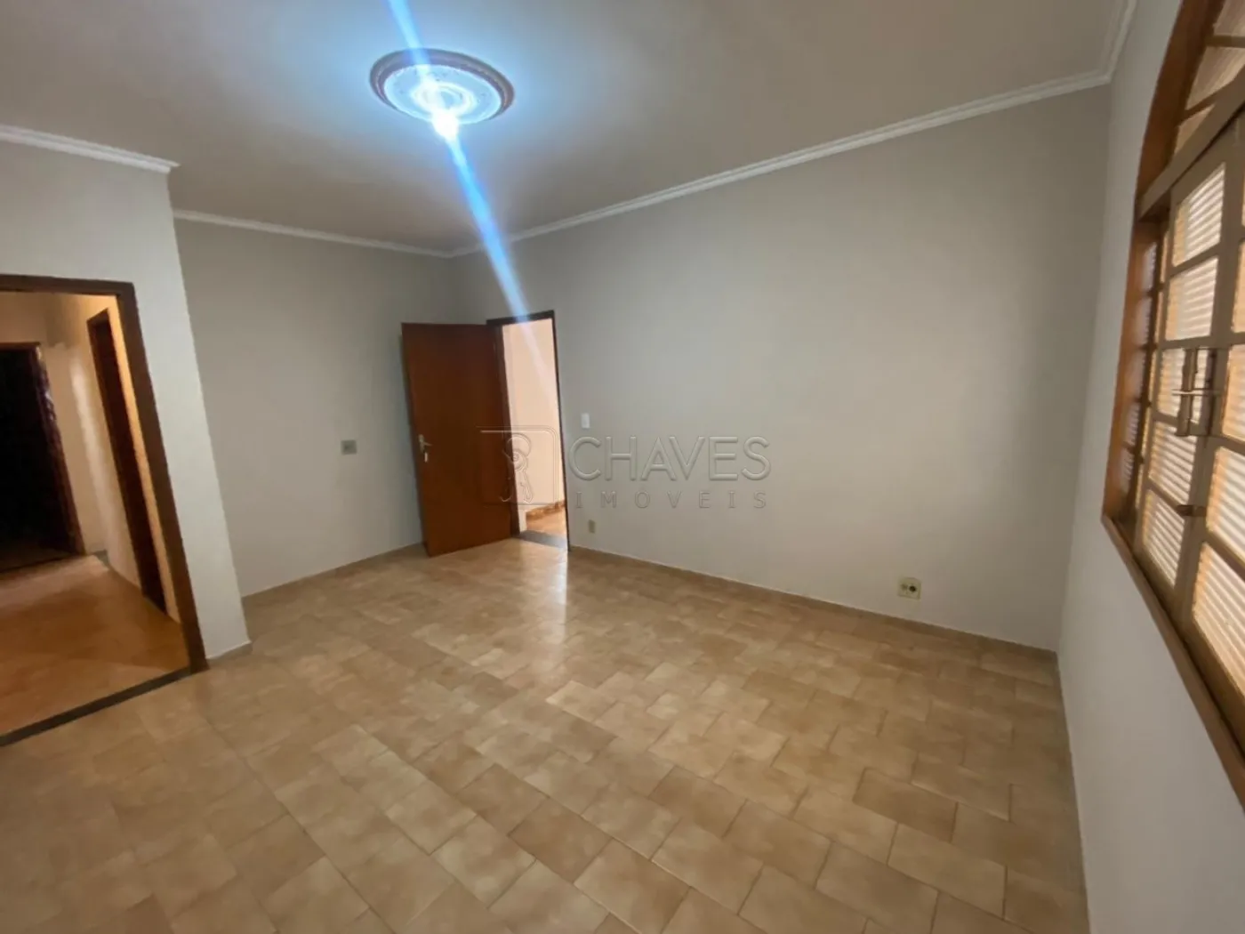 Alugar Casa / Padrão em Ribeirão Preto R$ 2.300,00 - Foto 1