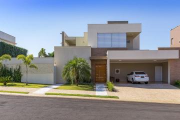 Alugar Casa / Condomínio em Cravinhos. apenas R$ 1.650.000,00