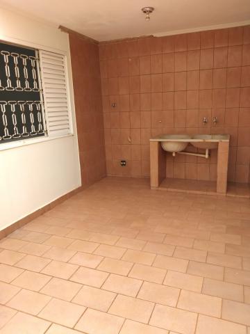 Casa / Padrão em Ribeirão Preto Alugar por R$1.500,00 Casa / Padrão em Ribeirão Preto Alugar por R$1.500,00