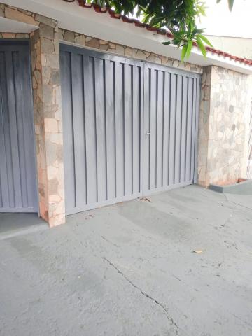 Casa / Padrão em Ribeirão Preto Alugar por R$2.300,00 Casa / Padrão em Ribeirão Preto Alugar por R$2.300,00