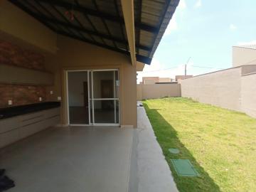 Alugar Casa / Condomínio em Cravinhos. apenas R$ 5.700,00