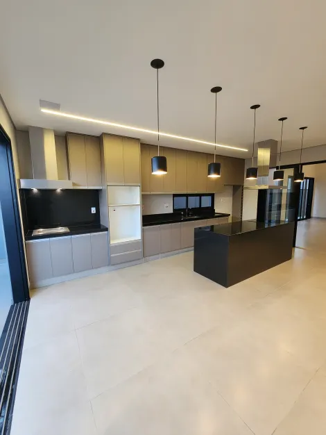 imagem 3 - Casa de 4 quartos à Venda no Condomínio Quinta dos Ventos, 208 m², Vila do Golf em Ribeirão Preto imagem 3 - Casa de 4 quartos à Venda no Condomínio Quinta dos Ventos, 208 m², Vila do Golf em Ribeirão Preto