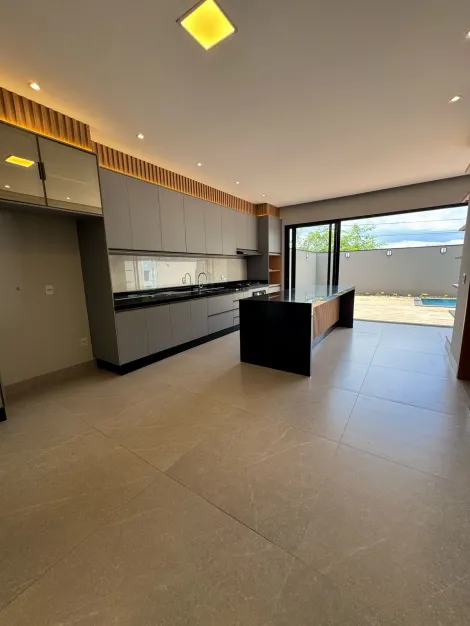 imagem 1 - Casa térrea de 4 suítes à venda no Condomínio Vila Romana II, 192,85M², Recreio das Acácias, zona sul de Ribeirão Preto imagem 1 - Casa térrea de 4 suítes à venda no Condomínio Vila Romana II, 192,85M², Recreio das Acácias, zona sul de Ribeirão Preto